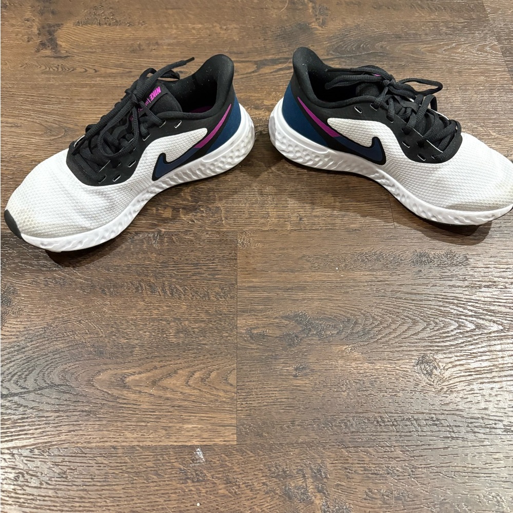 Nike Black and White Running Shoes